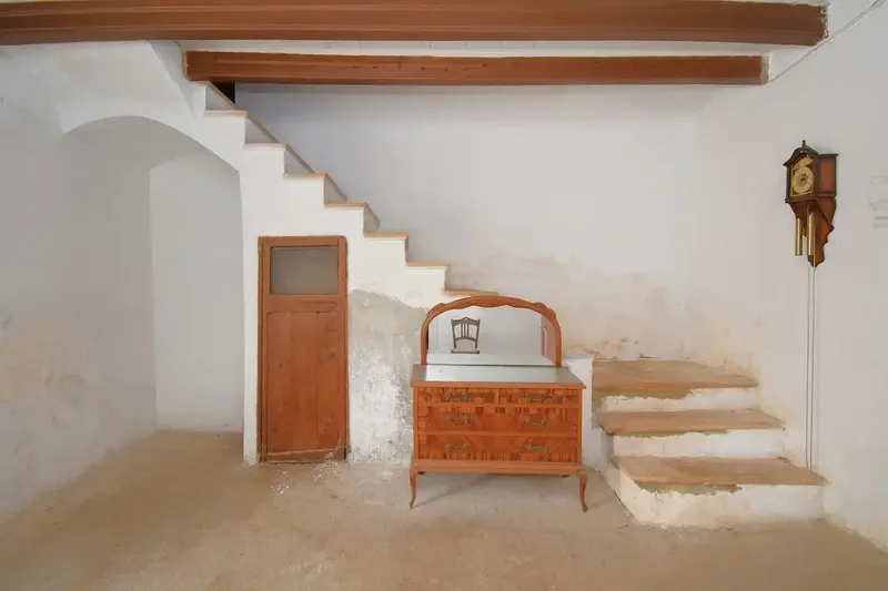 Fantastic village house to renovate with large garden in Muro — photo 6