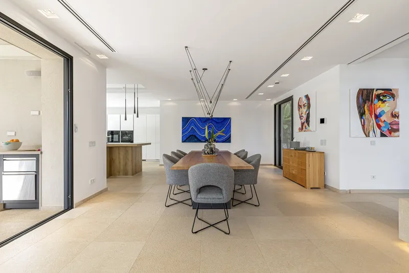 Exclusive luxury villa in modern architectural style in Santa Ponsa — photo 10