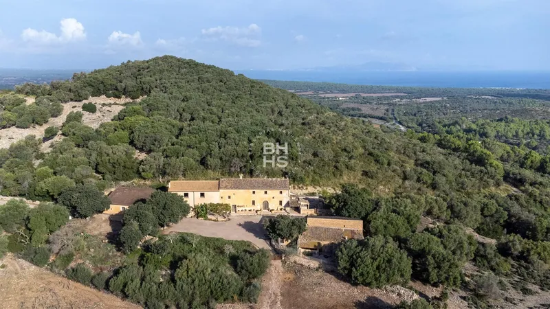Rustic Finca for sale in Artà — photo 2