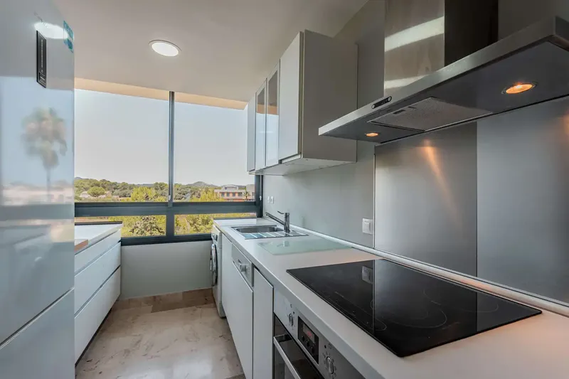 This exclusive penthouse in Port Verd offers luxurious living at the highest level and is the perfect second residence in Mallorca. — photo 12
