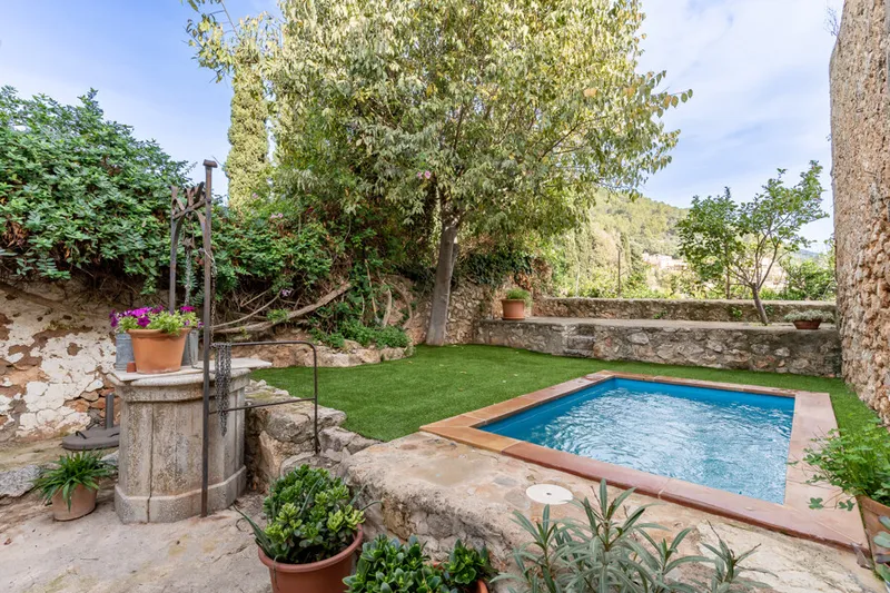 Charming Traditional Townhouse with Private Pool and Scenic Outdoor Spaces in Alaro — photo 3