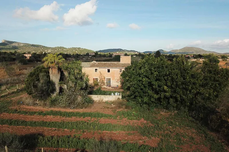 V582 – Renovation-required finca with sea views near Cala Murada — photo 9