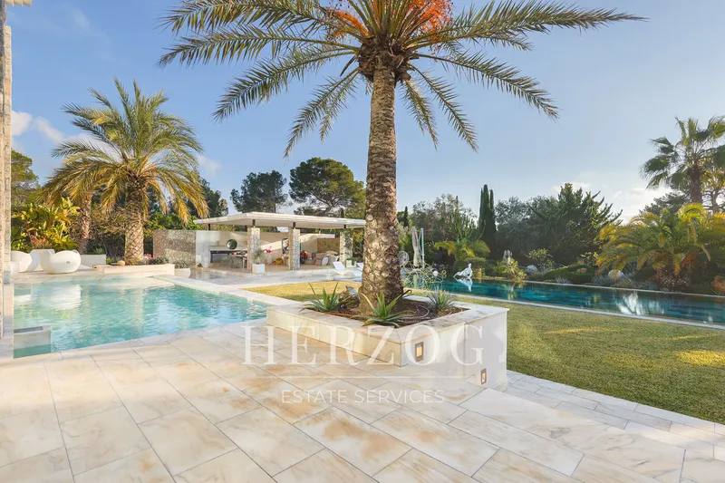 Timeless villa with large plot in a privileged location in Nova Santa Ponsa — photo 6