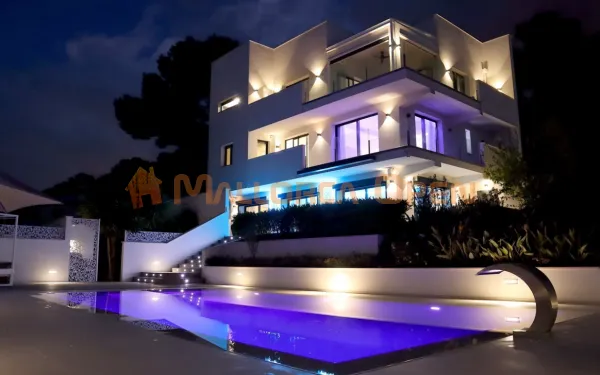 Modern villa with sea views in Portals Nous — photo 5
