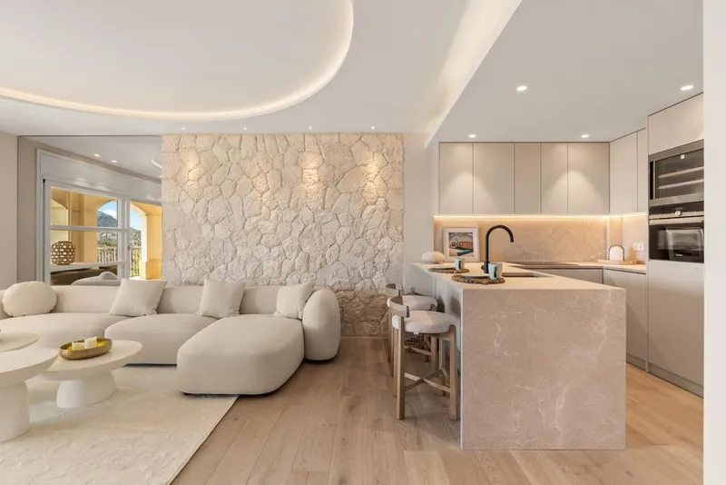 Luxurious Apartment with Impressive Sea Views — photo 6