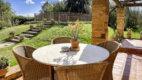 Charming Finca – Single-Level Living with 3 Bedrooms and Idyllic Plot — photo 1