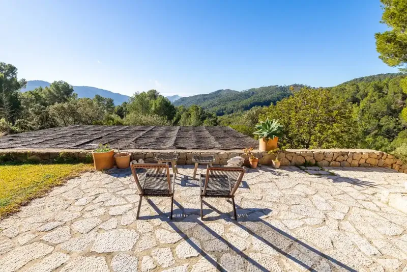 This rustic Mallorcan finca for sale in Andratx is an oasis of tranquility and privacy, and enjoys a privileged location — photo 5
