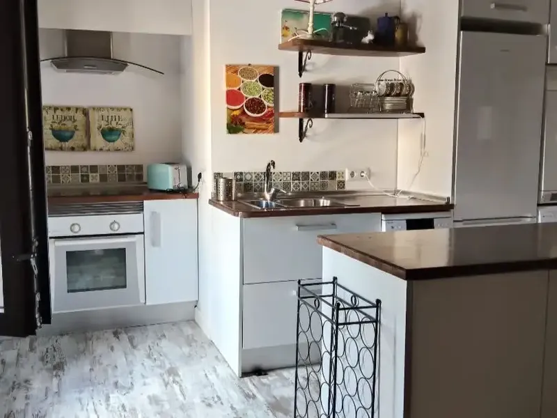 Characterful apartment with mountain views — photo 2