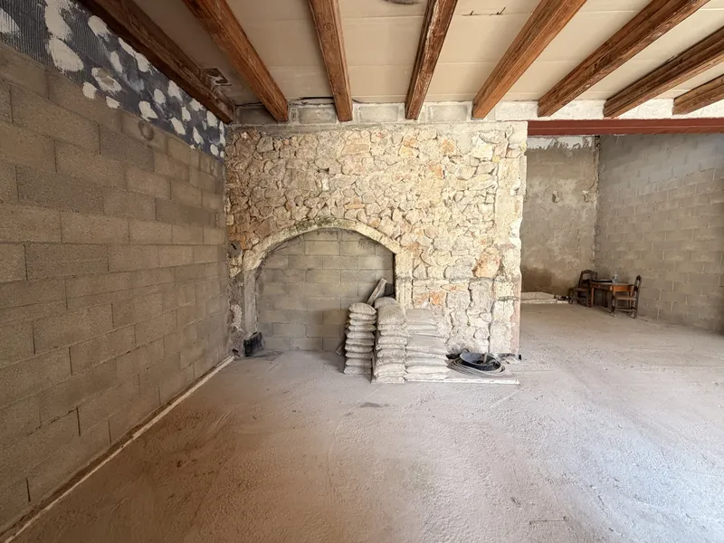 Townhouse for renovation with building permit – with great room concept and pool in Sant Llorenç — photo 11