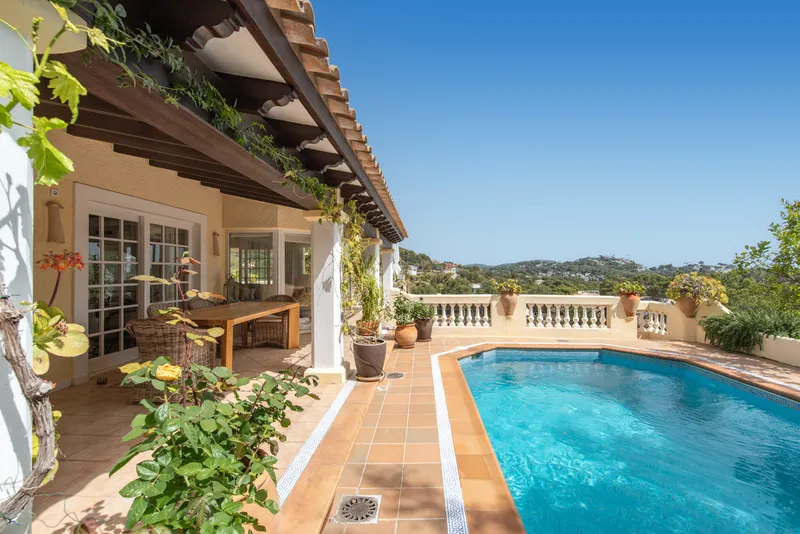 Mediterranean villa for sale in Costa de la Calma with partial sea views — photo 3