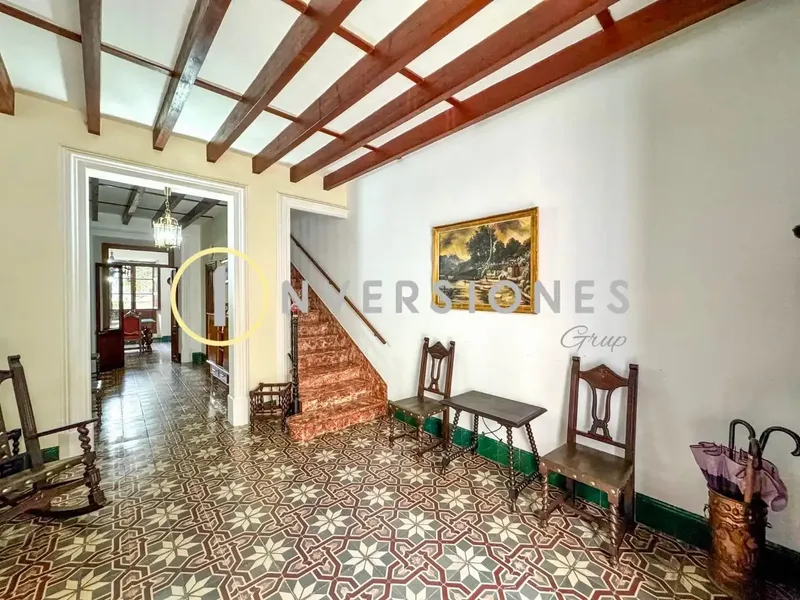INVERSIONES GRUP REAL ESTATE BOUTIQUE presents this historic manor house in the heart of Petra, a property that combines — photo 2