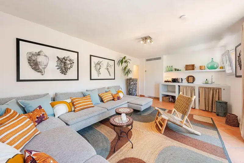 Located in the historic center of Pollença, this elegant townhouse combines authentic Mallorcan charm with all modern comforts — photo 4
