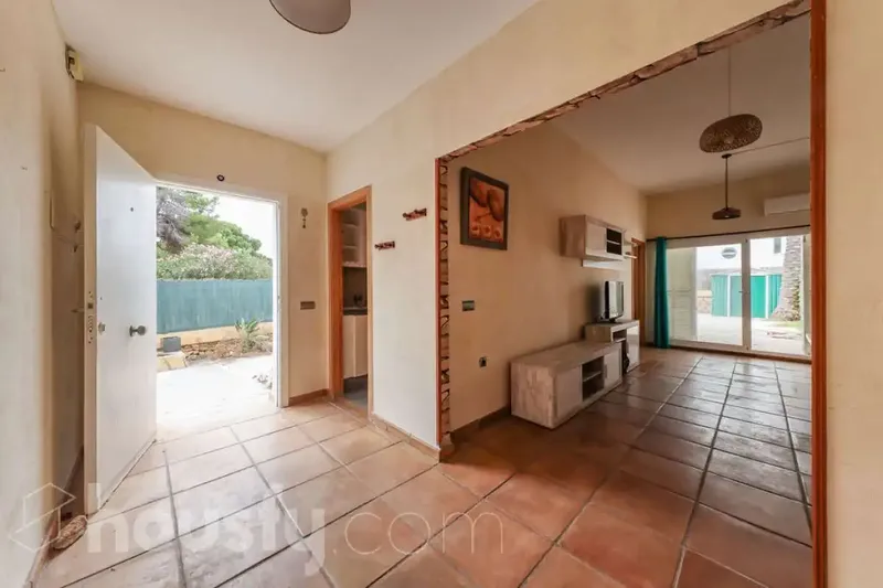 Housfy sells spacious ground floor apartment in Palma de Mallorca, in Cala d'Or, with 75 m² of usable space — photo 7