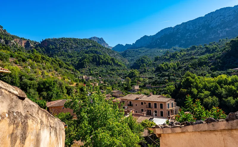 Village House with Terraces and Views in Fornalutx — photo 8