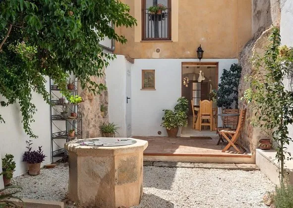 Detached house in Alaró — photo 1