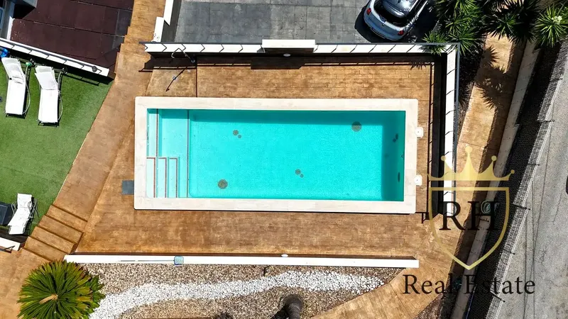 Discover this spectacular house or chalet in the exclusive area of Gènova, perfect for those seeking comfort, space, and a quiet environment — photo 9