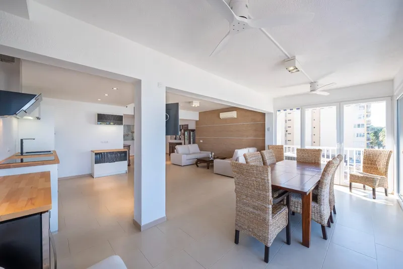 Exclusive luxury apartment with 5 bedrooms on the seafront — photo 4