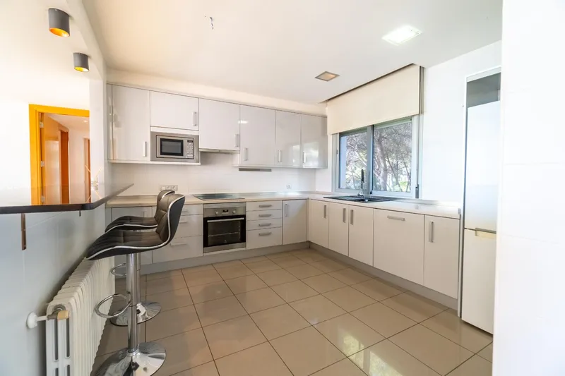 Apartment with terrace — photo 10