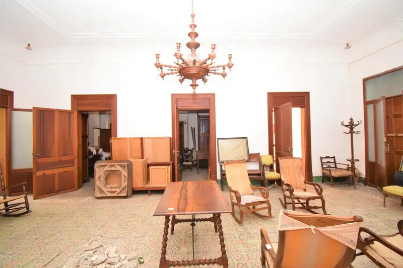 Emblematic manor house from the early 20th century with large spaces — photo 9