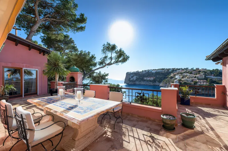 Luxury villa for rent on the front line in Puerto de Andratx — photo 4