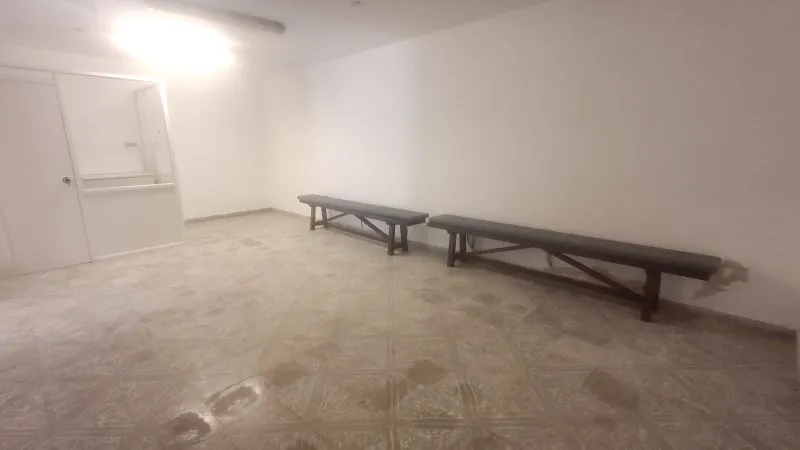 Ground-floor shop in a central location of S Horta — photo 6