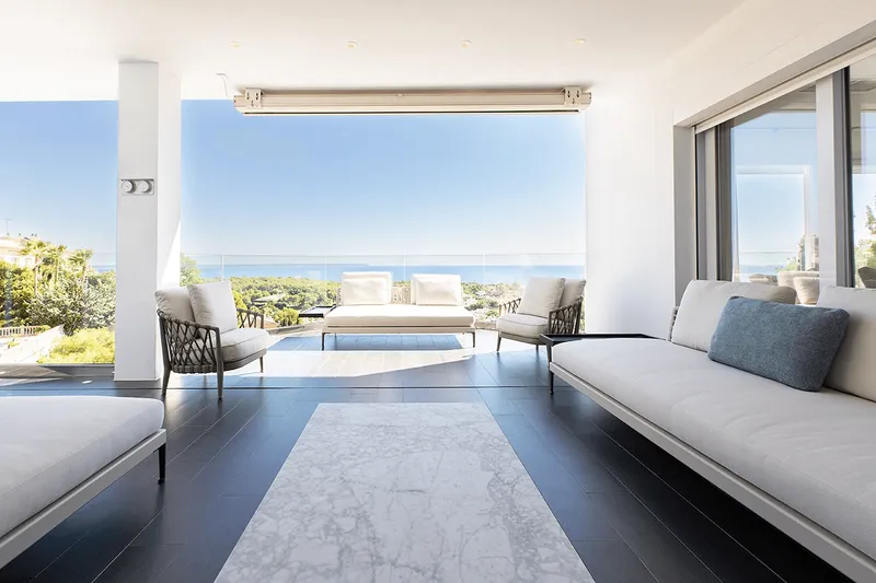 Mediterranean villa with pool and sea views in Bendinat — photo 5