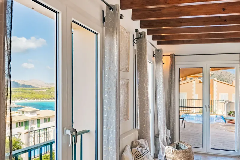 Semi-detached house in an elevated position with spectacular sea views and private pool — photo 5