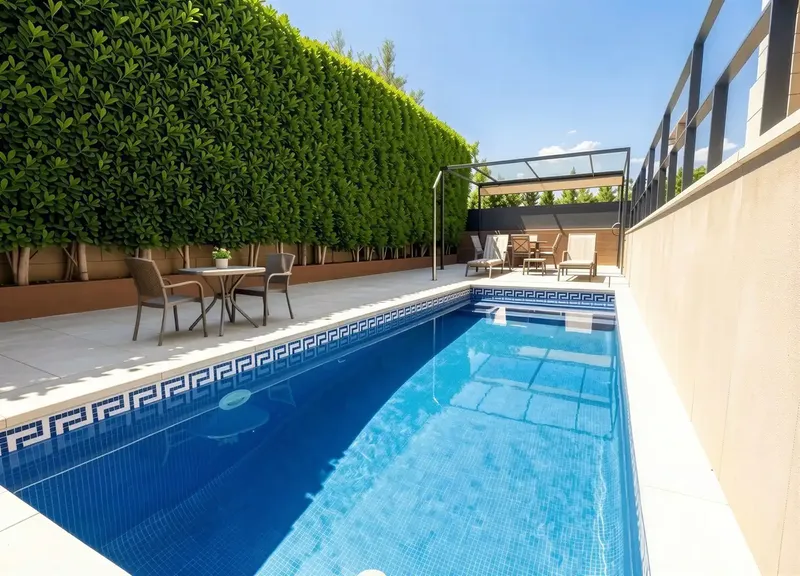 This exclusive chalet is located in a privileged location of Palma de Mallorca in Ciutat Jardí on a large plot with pool, terrace — photo 8