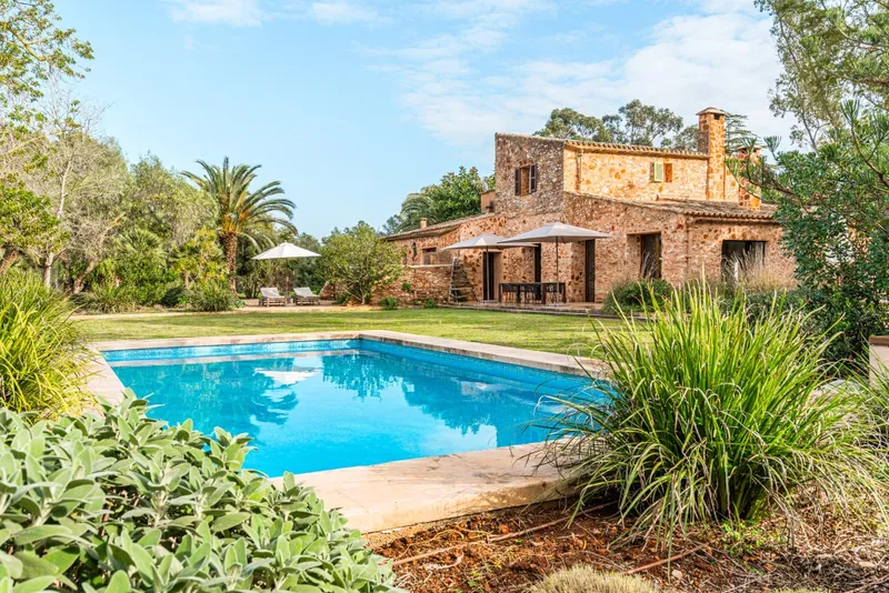 Felanitx full of character country property for sale with good rental potential and sunny terraces — photo 1