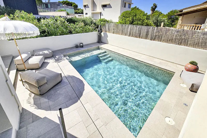 With rental license on the coast: Modern single-family house with guest apartment and pool near the harbor — photo 2