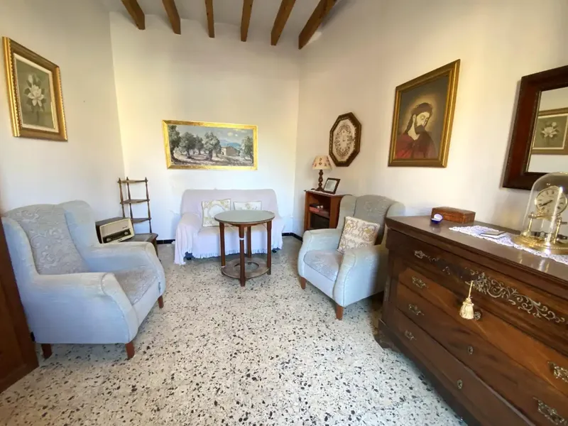 Unique Opportunity: Manor House of 375 m2 with Garage in Biniali. Luxury Potential for €749,000 — photo 9