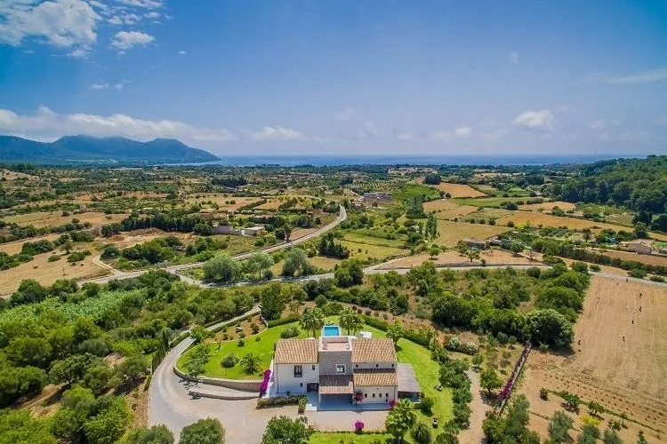 Unique estate property with guesthouse close to the beach and terrific sea view — photo 2