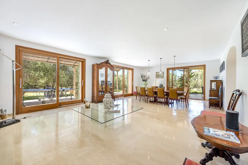 Luxurious Villa with Private Pool, Expansive Garden, and Holiday Rental Licence — photo 11