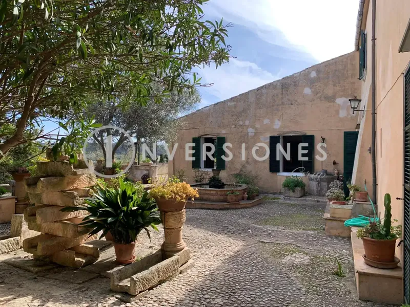 Inversiones Grup Real Estate Boutique presents this majestic Mallorcan manor house with tourist license in Muro. — photo 7