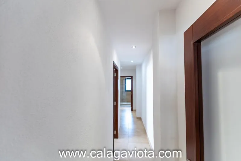 Semi-detached house — photo 10