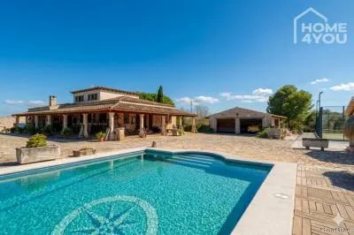 Mediterranean finca on 8,970 m² in a quiet location with paddle court, 4 bedrooms, 4 bathrooms, winter garden, pool, heating — photo 1