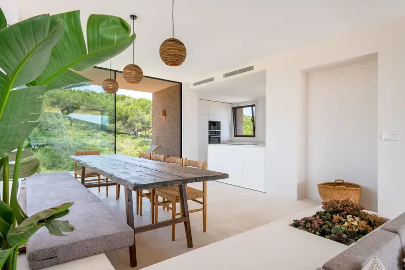 Exceptional new-build villa combining modern architecture with echoes of Mallorca's Moorish history — photo 3