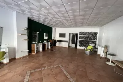 Commercial Space in Cala Millor 85sqm Main Avenue — photo 1