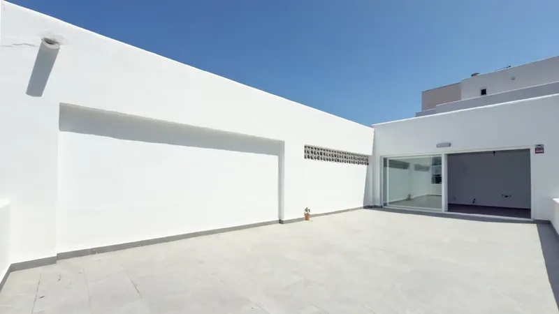This 79 m2 penthouse in Cala D'Or is a stone's throw from the nearby turquoise coves and is distributed in 2 bedrooms, 1 bathroom with shower — photo 2