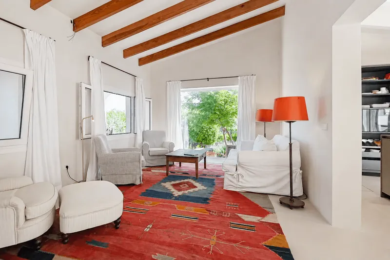 Only 400 meters to the sea: Renovated chalet with 2 bedrooms, high-quality fitted kitchen and garden — photo 4