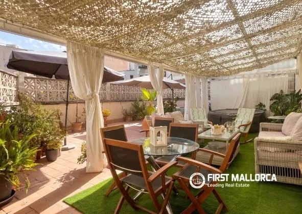 Flat / apartment in Arxiduc, Palma de Mallorca — photo 1