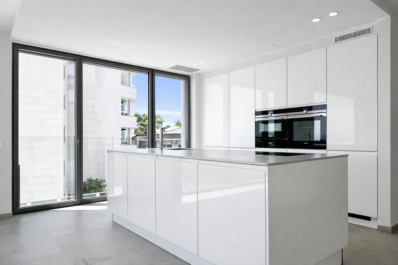 Modern apartment with panoramic sea views on the first line at Paseo Marítimo, Palma — photo 3