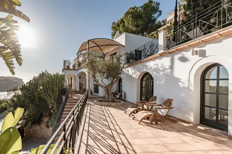 Impressive villa with lots of potential, pool and fantastic sea and harbor views in Port d'Andratx — photo 12