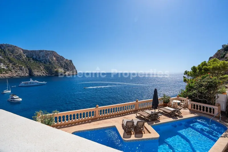 Seafront duplex penthouse for sale in Puerto Andratx, southwest Mallorca — photo 2