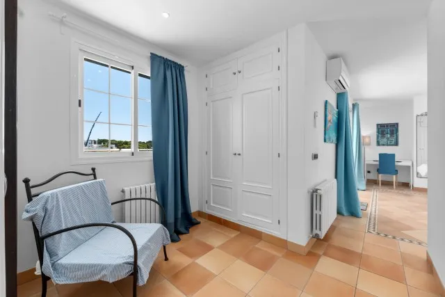 Frontline beach villa with sea views for sale in Cala d'Or, Southeast Mallorca — photo 11