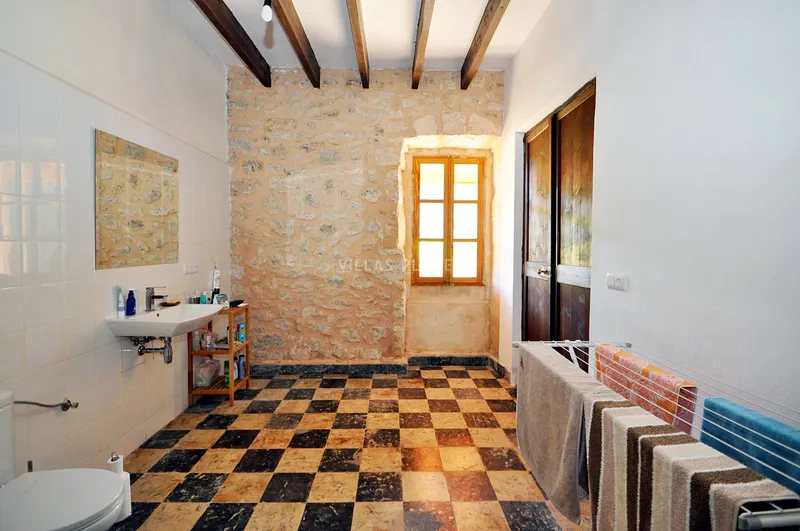 Rustic property with or... — photo 9