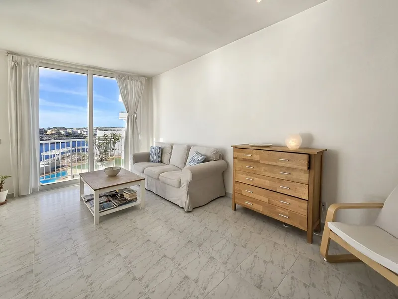 Nice apartment facing the sea with pool, 3 bedrooms, renovated. With parking and storage room. — photo 12