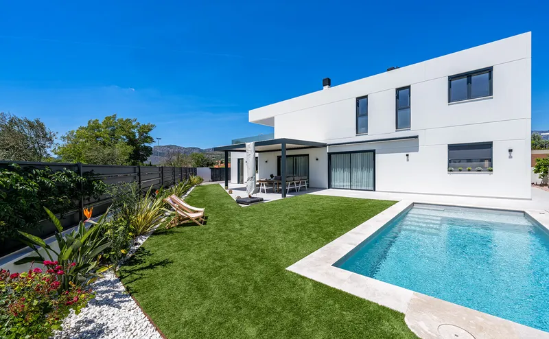 Contemporary villa with pool and garden in Palmany — photo 3