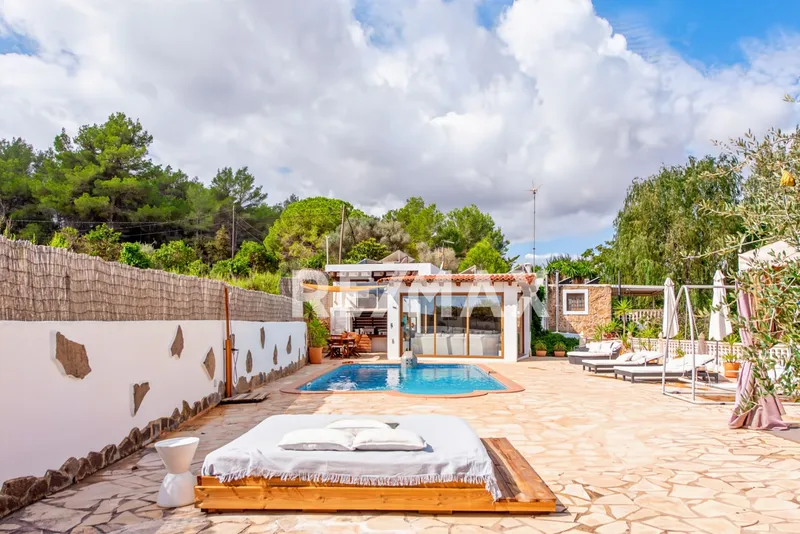 Authentic 6-Bedroom Finca with Apartments for In — photo 9
