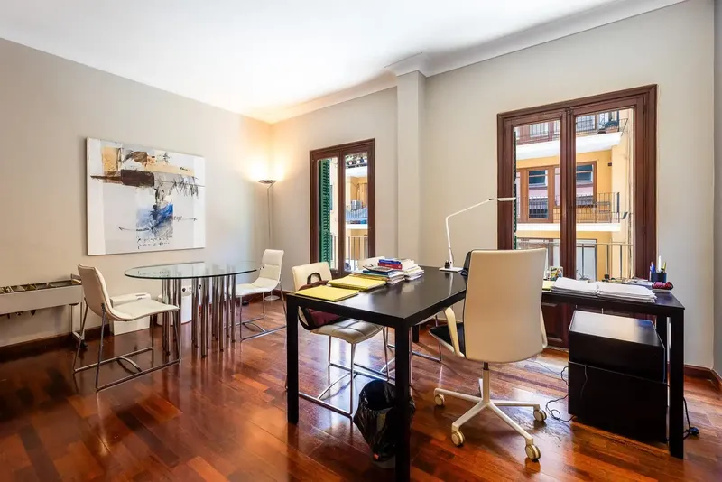 Exclusive property of more than 200 m2 located in one of the most privileged locations in Palma, between Paseo Mallorca and Jaume III, surrounded — photo 11